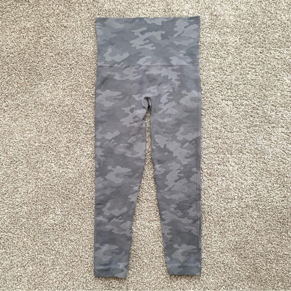 Spanx Camo Crop Leggings - Picture 2 of 7